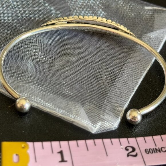 PLUNDER NIP cuff bracelet features a beautifully etched leaf design, silver-tone - Picture 3 of 5